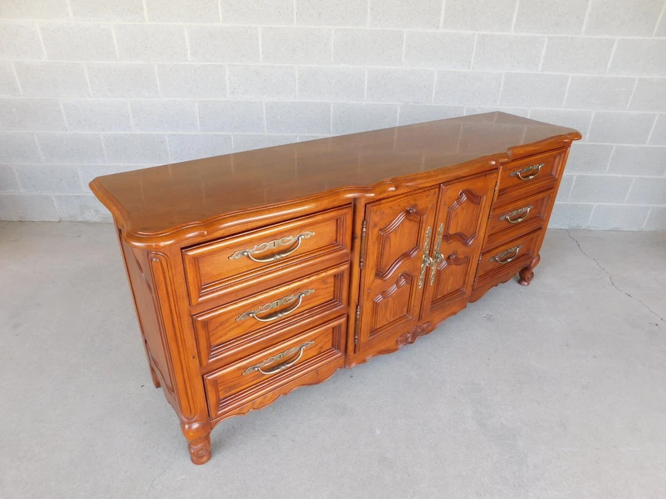 Thomasville Oak French Country Louis XV Style Dresser 78"W - Image 3 of 4