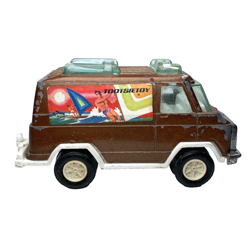 Tootsietoy Brown Surfing/Wind Sailing Die-cast Van 1976 Strombecker - Picture 2 of 6
