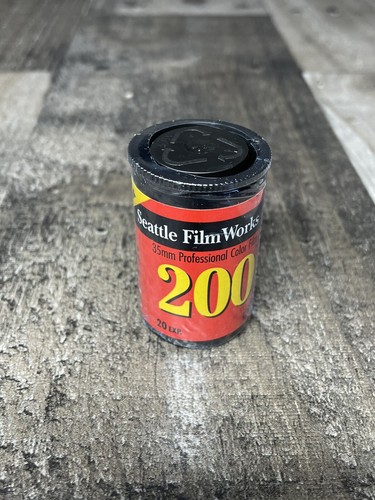 2 Seattle Filmworks Color Rolls Camera Film 200 & 400 35mm 20 Exposures Expired - Picture 3 of 4