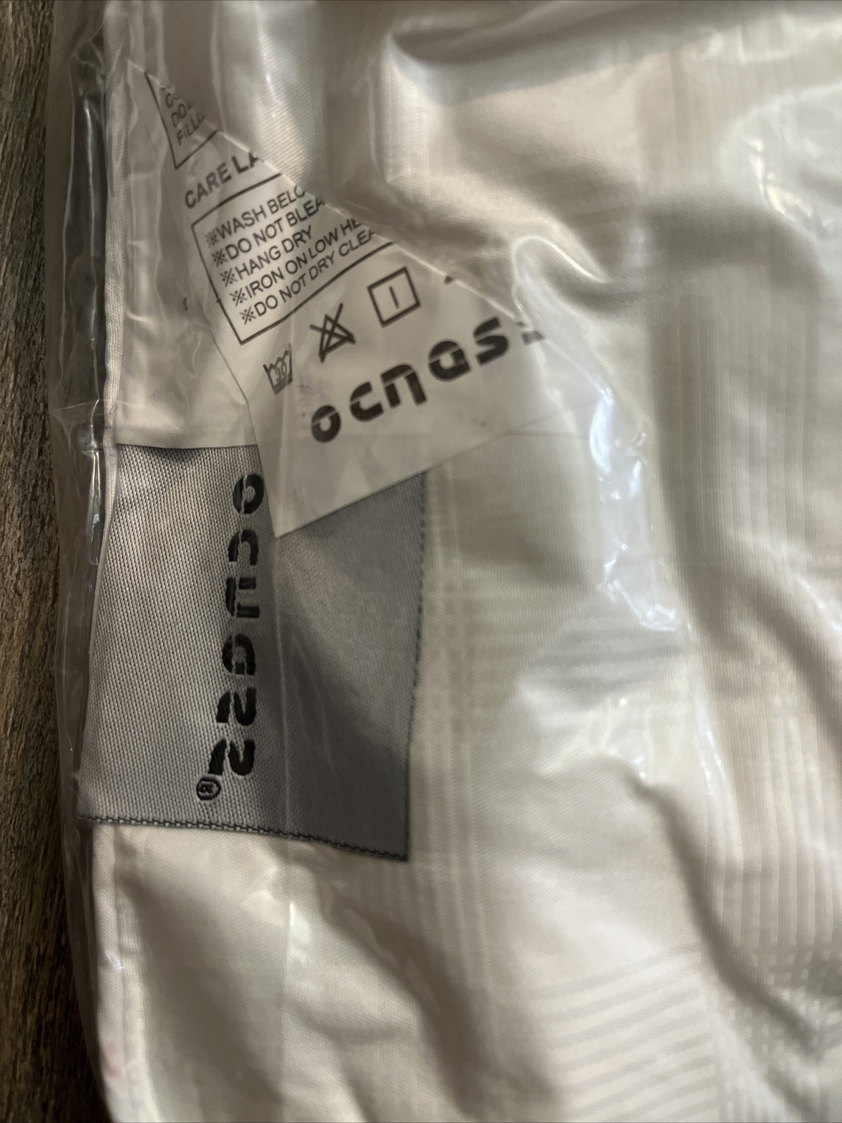 X2 NIP King-Size Ocnass Gel Fiber Egyptian Cotton Pillows 
