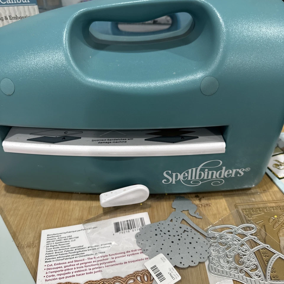 Máquina troqueladora y estampadora Spellbinders Grand Calibur con paquete de placas * Foto 2 de 4