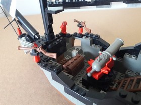 Lego Pirates Renegade Runner 6268 Pirate ship incomplete