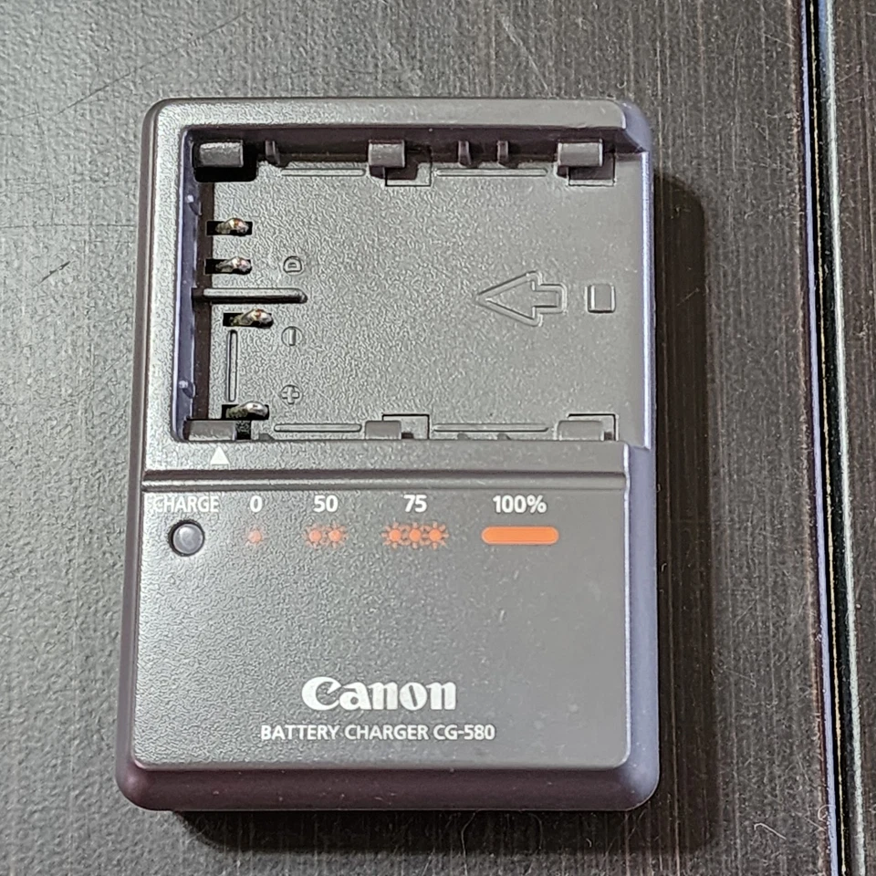 Canon EOS 5D (Classic) Digital SLR Camera - Black (0296B002) - Image 2 of 4