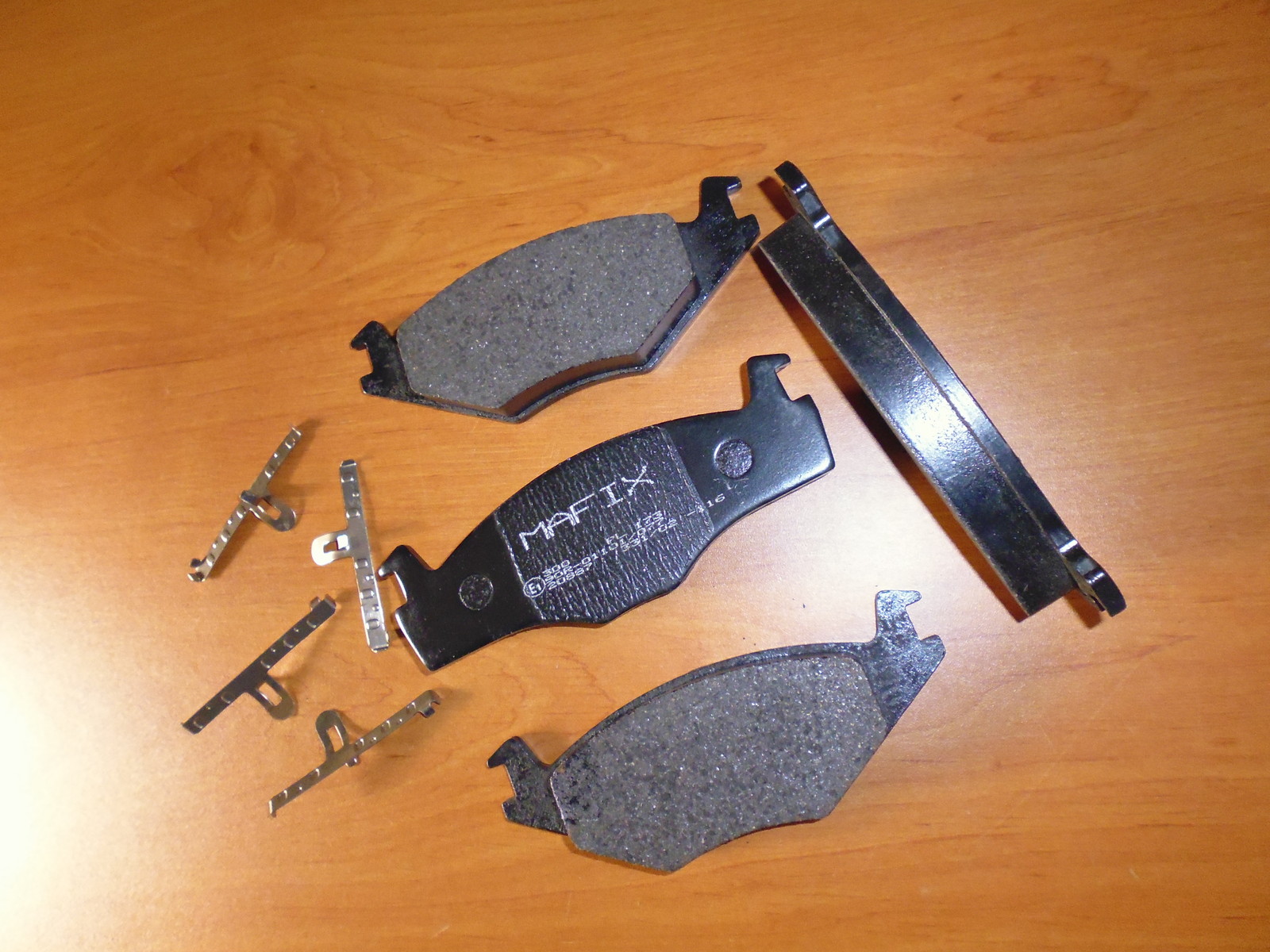 Plaquettes de frein avant Seat Toledo 1L en matériau semi-métallique premium