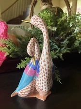 Herend Pair Of Geese, Rust Fishnet, Large 7”- Excellent