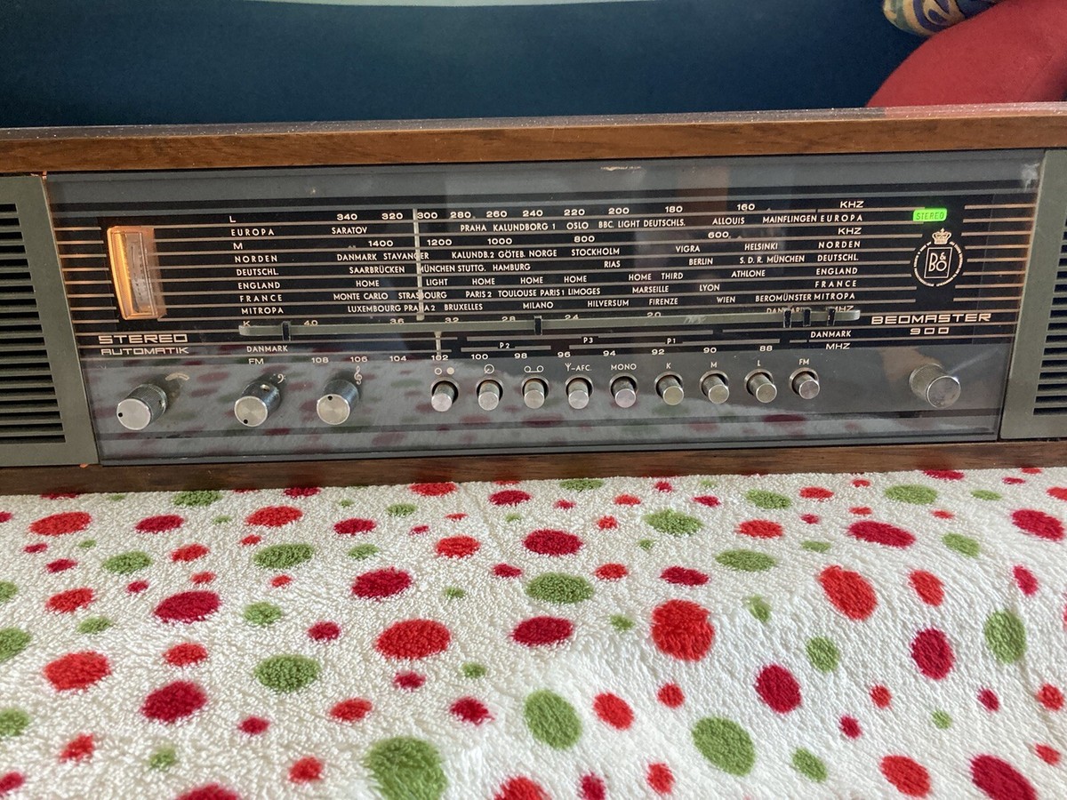 Vintage Bang & Olufsen B&O Beomaster 900 Mid Century Modern table