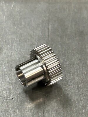 QTY 1 W M BERG STAINLESS STEEL SPUR GEAR 64 PITCH 32 TEETH 1/4  BORE 3/16 FACE
