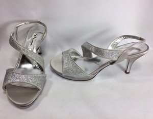 nina new york silver shoes