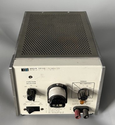 Parts/Repair Only   Power Tested   Hewlett-Packard HP 6920B Meter Calibrator
