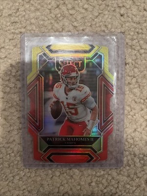 2021 Panini Select - Club Level Patrick Mahomes II #202 Red Yellow Prizm Die-Cut