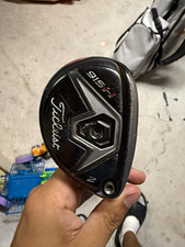 Titleist 915Hd 2H Hybrid 18° Stiff Flex Graphite Shaft Right-Handed