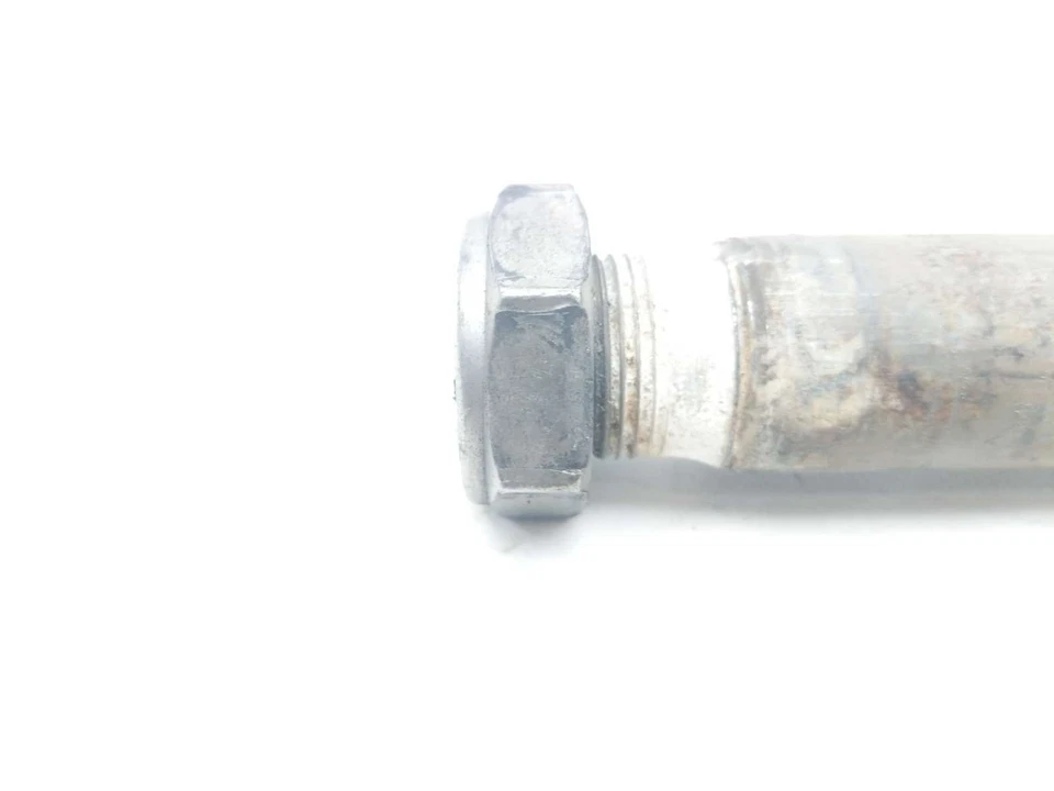 Perno pivote brazo oscilante Yamaha R6 YZF-R6R 09 Foto 4 de 4