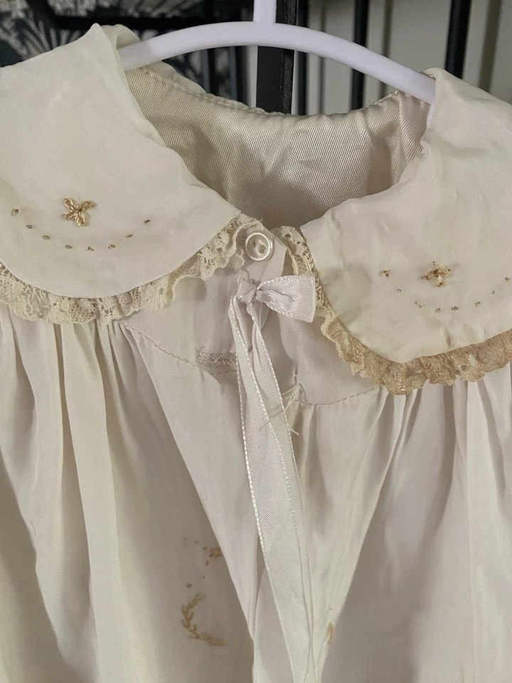 Antique 1940s Silk Infant Coat Hand Embroidered Fully Lined Vintage Baby Jacket - Image 2 of 4