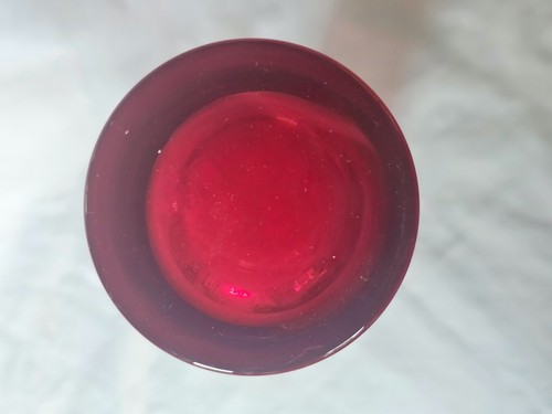 Scandinavian large red glass vase, Circa mid-century modern (a) - Picture 12 of 13