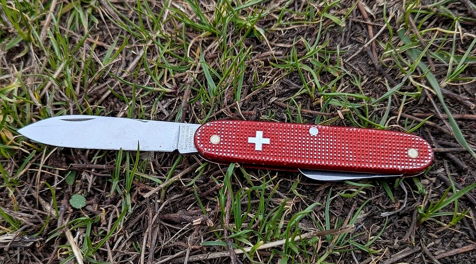 Victorinox Elinox. Navaja militar suiza roja Victorinox Alox antigua Foto 2 de 4