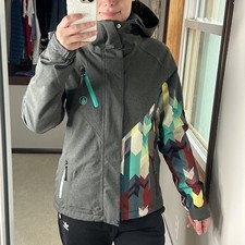 Volcom: Unique Slate Gray Geometric Fawn Snow Jacket