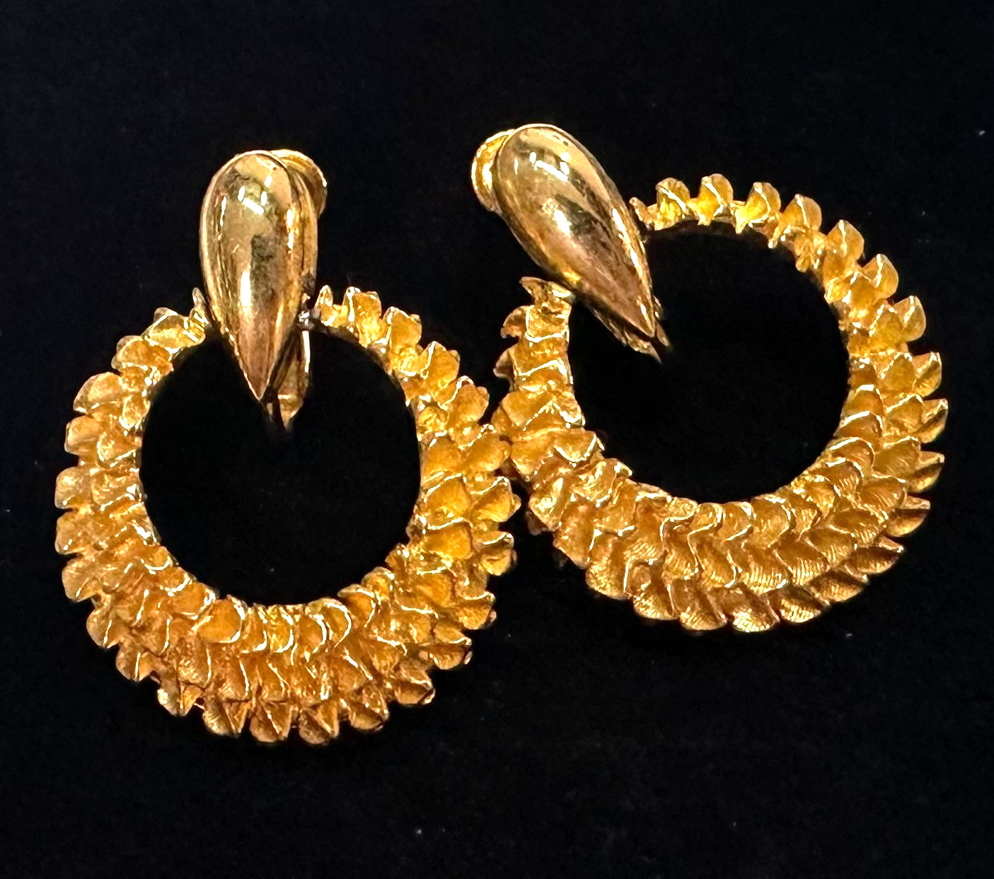Signed DG Textured Vtg Costume Gold Tone Clip-on Earrings Jewelry Lot M