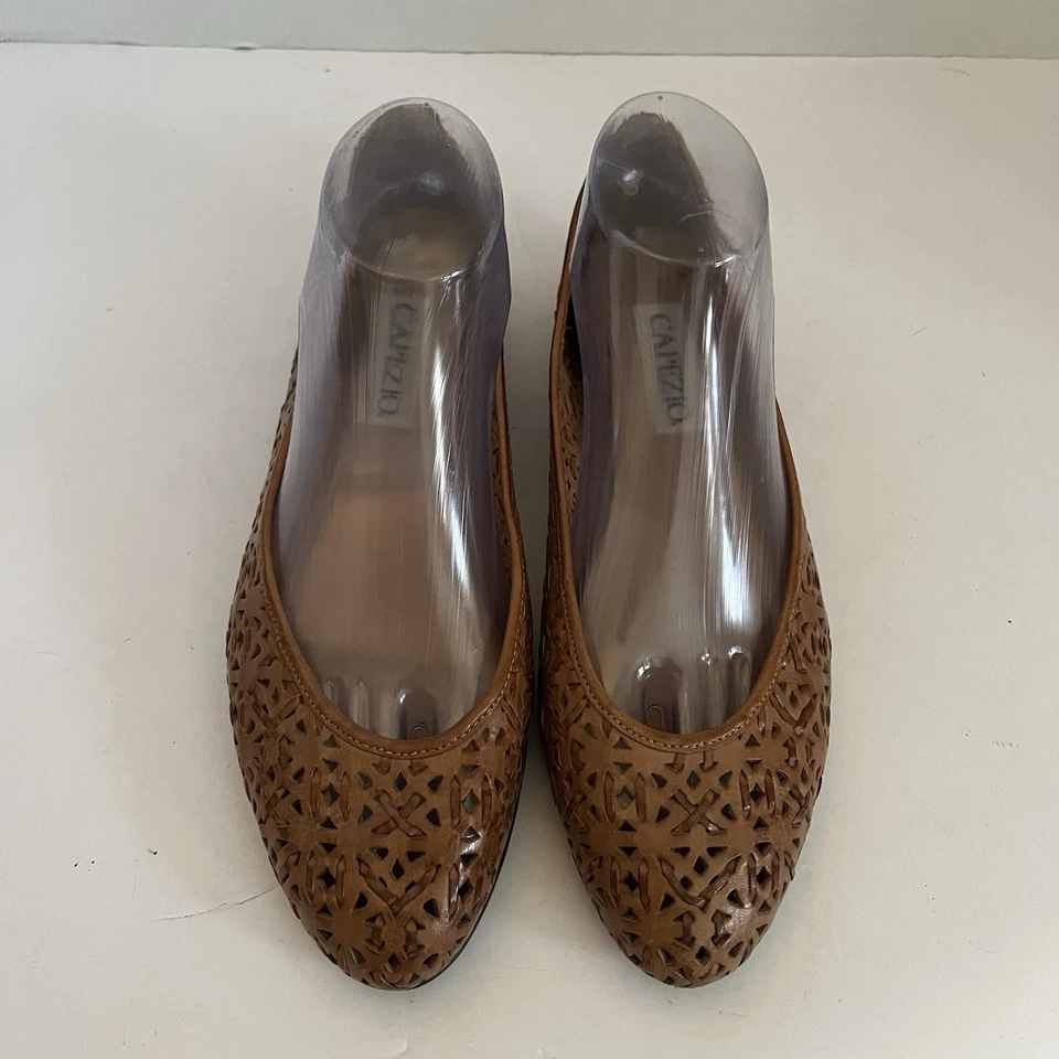 Capezio Mujer Cuero Tostado Brasil Clásico Perforado Plano Puntera Almendra Talla 10 Foto 2 de 4