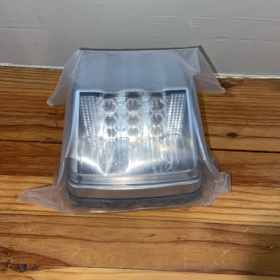 Mercerdes Benz 463 G500 gelandewagen front Blinker Lights A Pair - Image 2 of 4