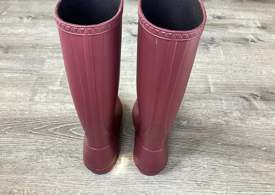 UGG Rain Boots 女式 5 码石榴石勃艮第红色西耶娜哑光高橡胶靴 — 第 3/4 张图片