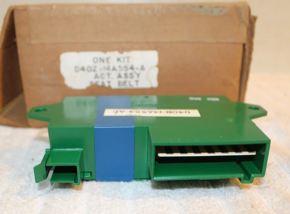 1974 Ford Ranchero Gt NOS SEAT BELT and IGNITION WARNING SYSTEM ACTUATOR - Image 4 of 4