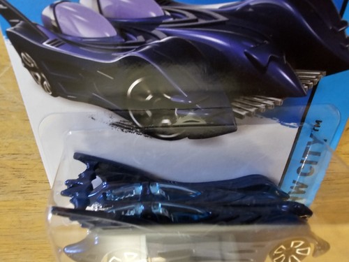 Hot Wheels HW City Batman Purple Batmobile 62/250 - Picture 2 of 5