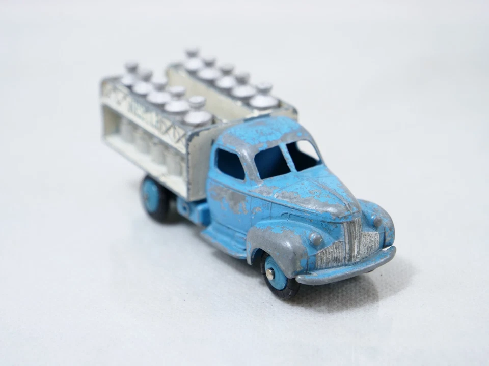 Dinky Toys F N° 25O Camion Lattiero Studebaker Nestlé - Immagine 4 di 4