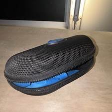 Hard Shell Eyeglass Case Black with cleaning cloth for Glasses