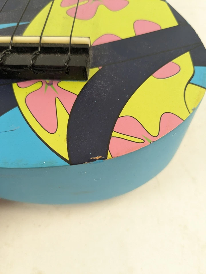 Stagg Blue Soprano Ukulele with Colourful Jellyfish Design 21.75" - Image 3 of 4