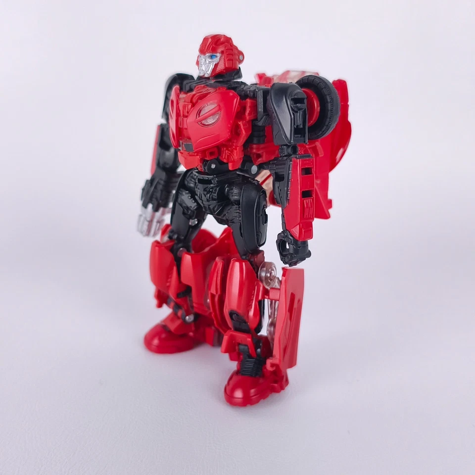 Transformers Cliffjumper Completo SS-64 Studio Series Deluxe Class Foto 2 de 4
