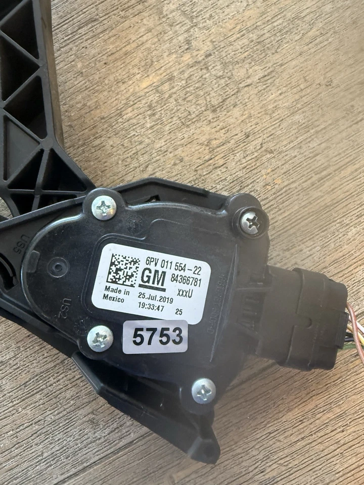 OEM 2018-2022 CHEVROLET EQUINOX LT GAS ACCELERATOR THROTTLE FOOT PEDAL W/ SENSOR - Изображение 3 из 4