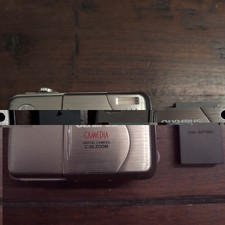 Olympus Camedia C-50 Zoom 5.0MP Digital Camera Silver W/ Battery - Tested 