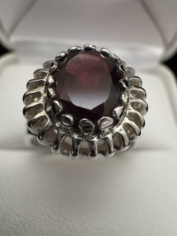 Sterling Silver ~8x6MM Oval Garnet Prong Set Ring Size 6