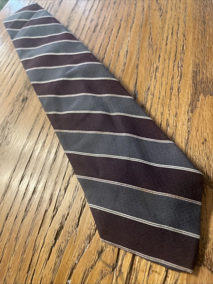 Gravata listrada de seda vintage John Henry feita nos EUA regimental - Imagem 2 de 4