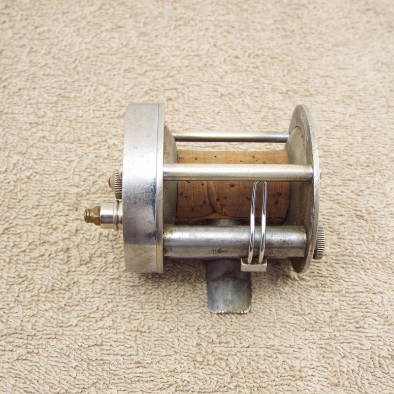 SHAKESPEARE SUPERIOR 1962 MODEL 32 antique fishing reels vintage
