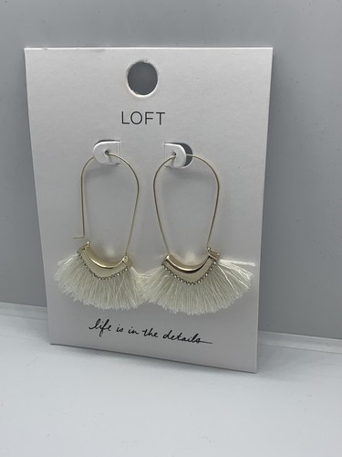 $34 NWT LOFT GOLD TONE WHITE FRINGE DROP EARRING- JC307 - Picture 2 of 5