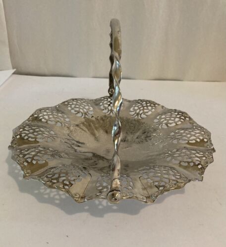 Silver Plate Serving Tray Platter 9" Round with Handle Vintage InterpurHong Kong - Picture 4 of 9