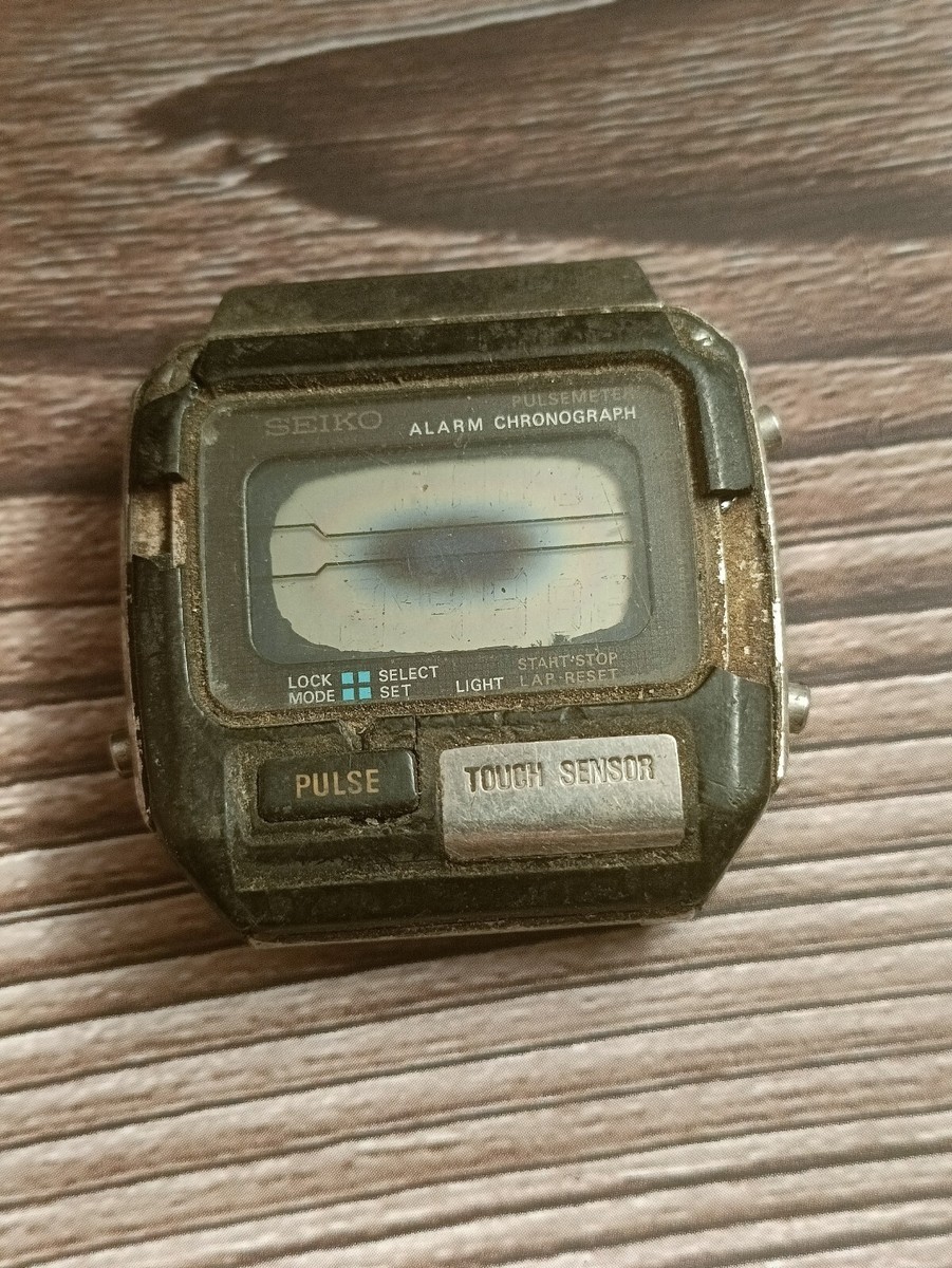 RARE DIGITAL ALARM CHRONO PULSE MEN'S NOT WORKING PARTS RARE DIGITAL ALARM CHRONO PULSE MEN'S NOT WORKING PARTS