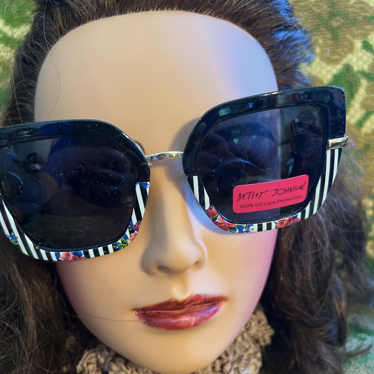 NWT Betsey Johnson Oversized SQUARED Sunglasses flowered  display picture 2