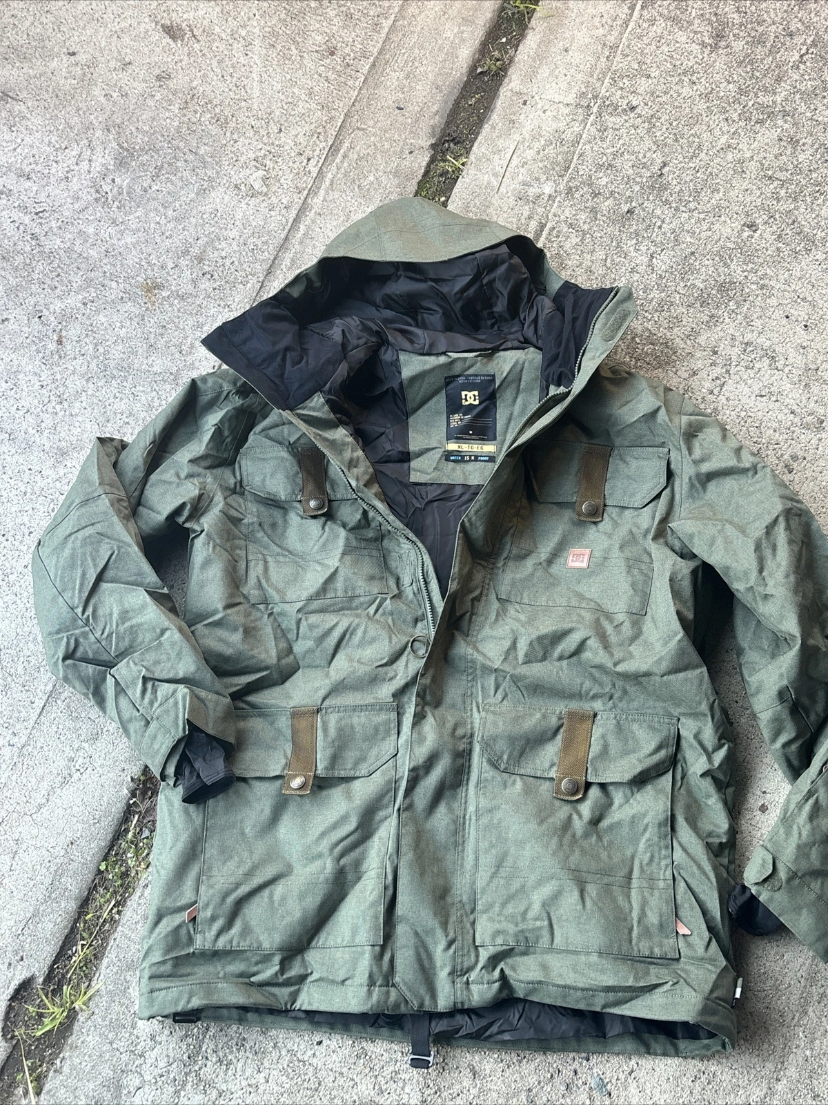 DC Men's Snow Jacket Xl Mint Condition 15K Waterproof