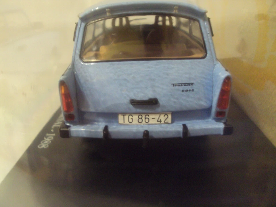 Trabant 601-S Universal 1988 scala 1/24 - Immagine 4 di 4