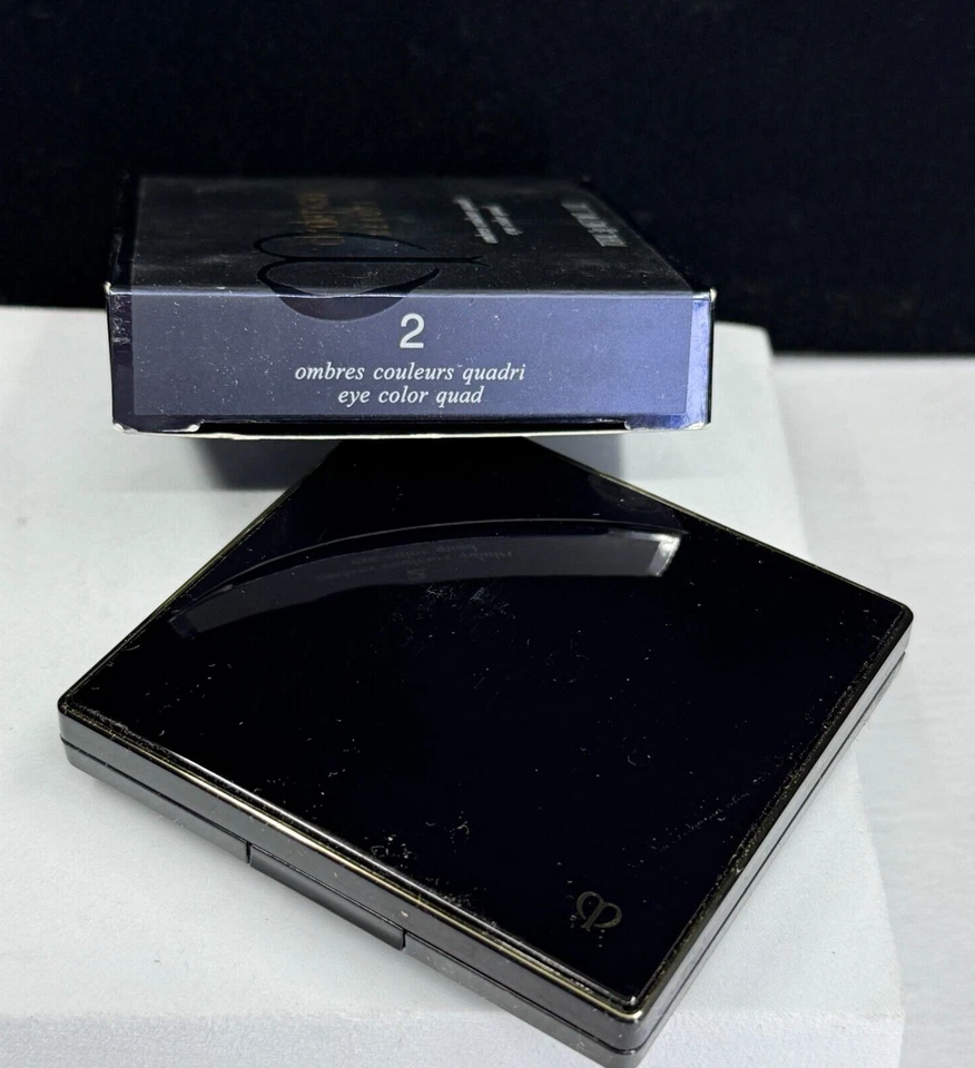 Cle de Peau Beaute Shade #2 Color de ojos cuádruple 0,1 oz/3 g Nuevo en caja Foto 4 de 4