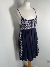 ILLA ILLA embroidered Mini Dress S VGC navy pattern smock strappy layered beach