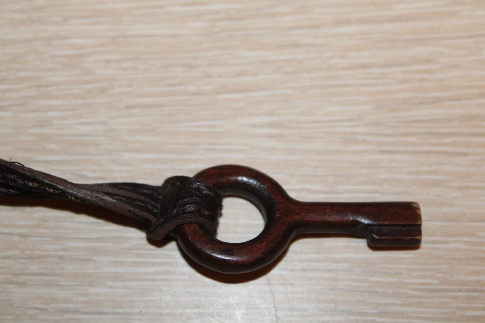 FOSSIL Dark Brown Leather Brown Thick Wood Round Key Replacement Hang Tag Charm - Image 3 of 4