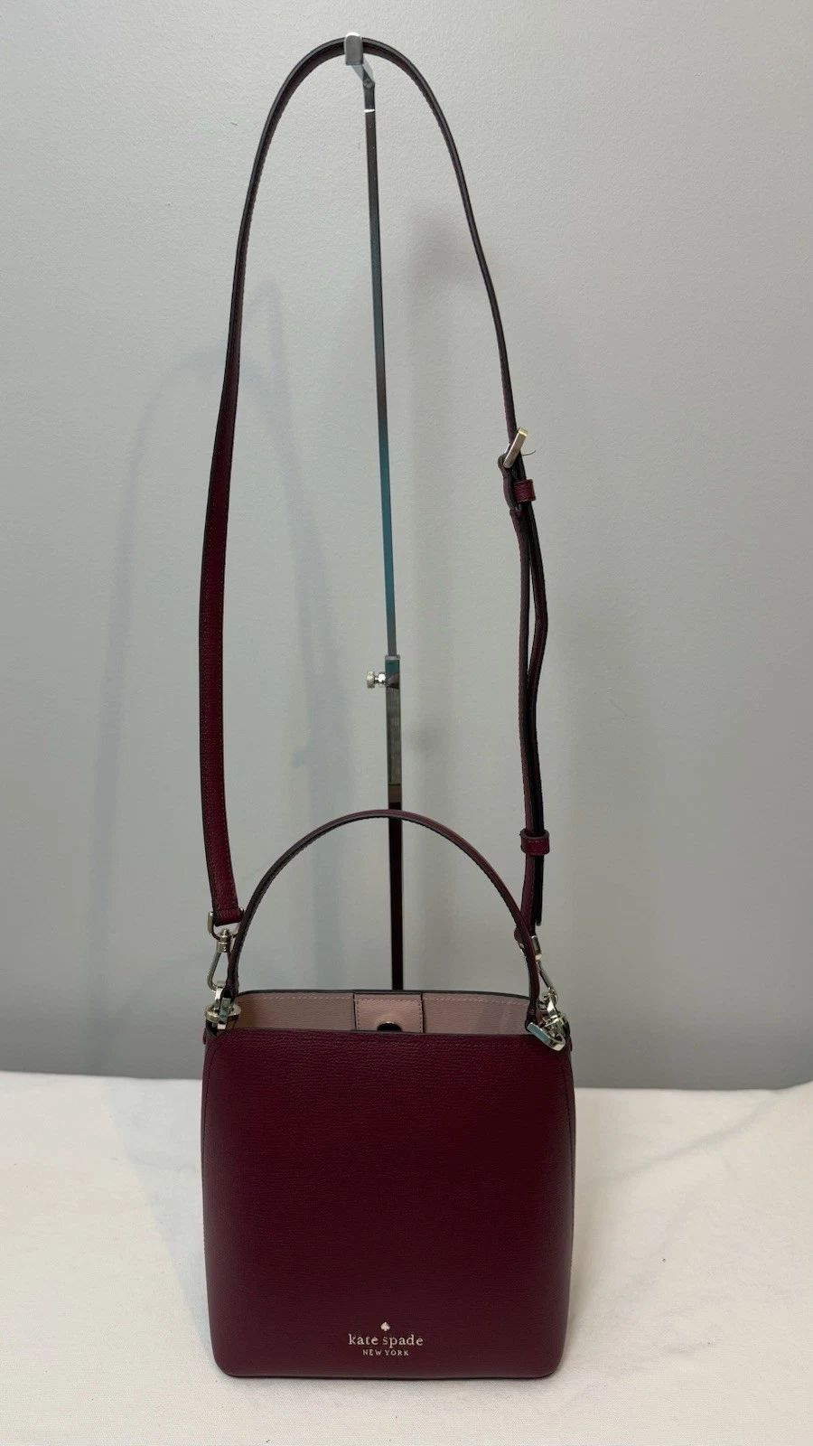 Borsa a tracolla Kate Spade Darcy secchiello mora viola pelle nuova con etichette