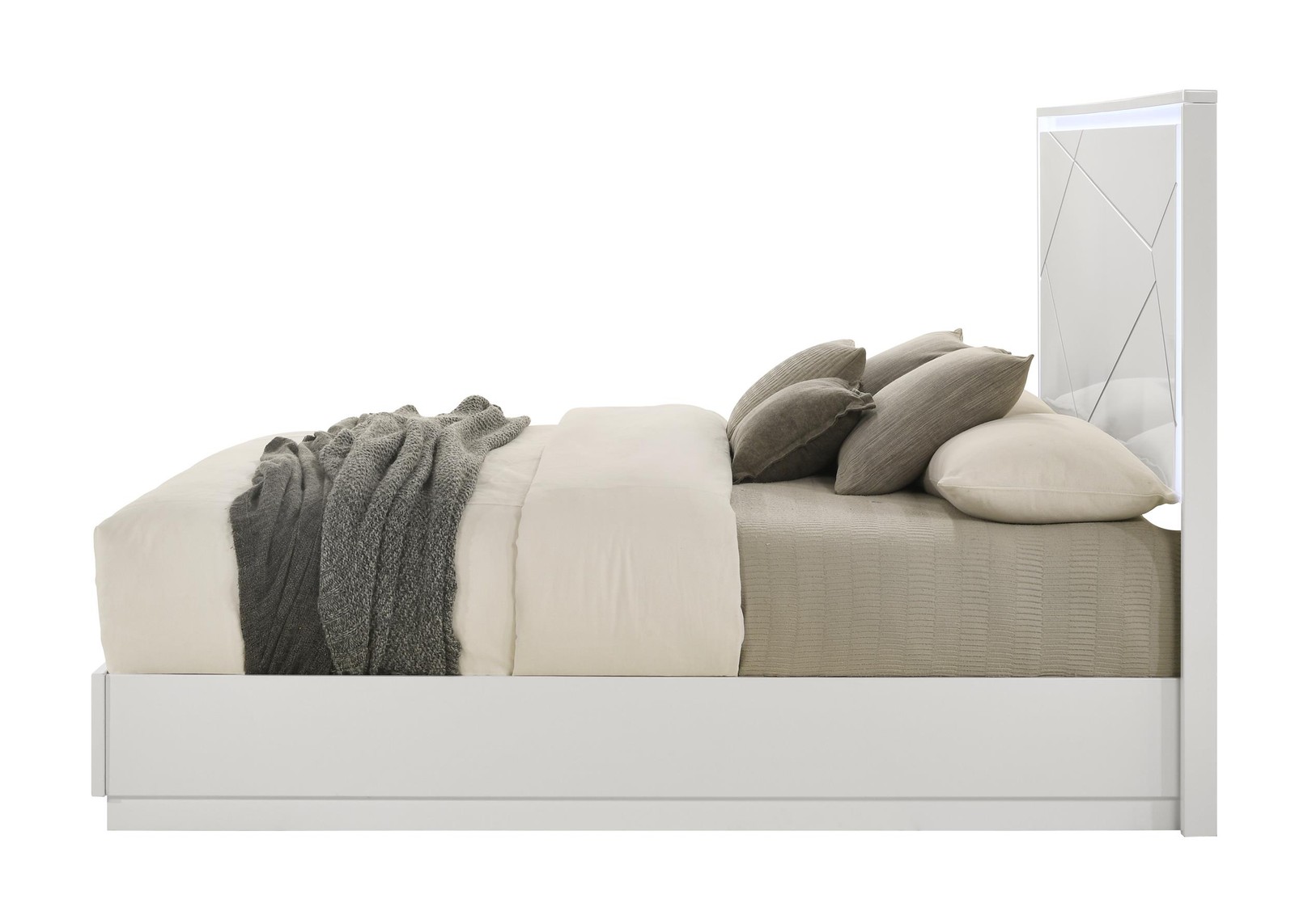 ACME Esther Eastern King Bed  in  White & Silver