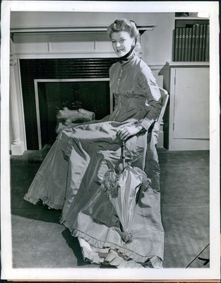 1942 Laura Keene Ny House Home World Model Pearl Buttons Beautiful Photo 7x9