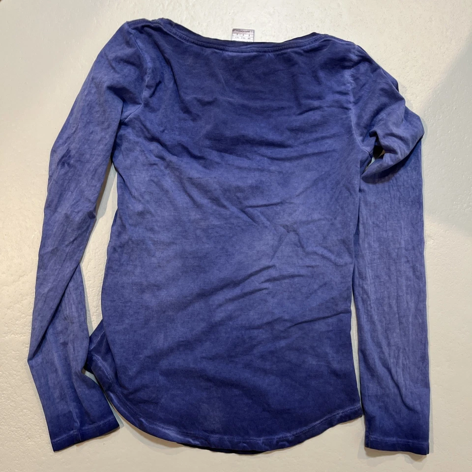 Chicago Cubs Long Sleeve Shirt Womens Small Scoop Neck Blue  World Series 2016 - Image 2 of 4