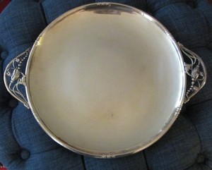 Wm De Matteo Sterling silver serving round Sandwich tray H112