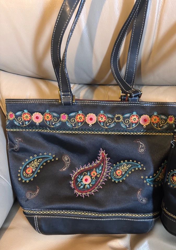 2 - BOLSOS CUBO LIZ CLAIBORNE DE CUERO FUX BORDADOS AÑOS 80, mini negros y medianos Foto 3 de 4